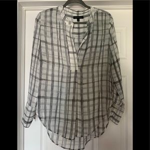 🎉 3 for $15 🎉 Banana republic V-neck blouse